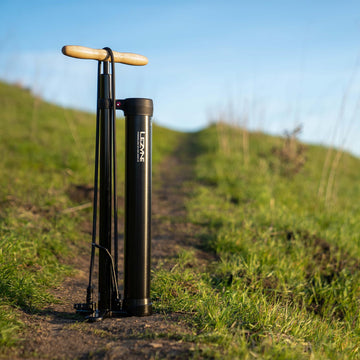 220 PSI Tubeless Bike Floor Pump with Gauge